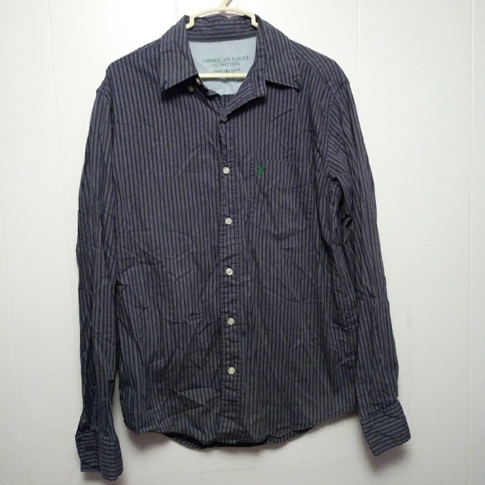 American Eagle Men's button down shirt